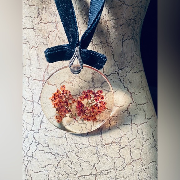 Vintage 1970’s resin choker - Picture 2 of 2